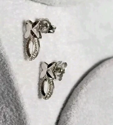 $275 Kay jeweler 14k White Gold XOXO Diamond Cut Stick Tennis Stud Drop Earrings - Image 1 of 4