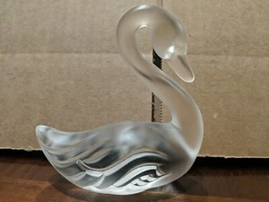 Beautiful Frosted Glass Swan Figurine 4" - Picture 1 of 5