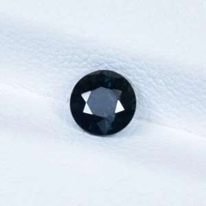 0,58 ct MEJOR GRADO AZUL OSCURO/ZAFIRO AZUL NATURAL - ¡Video de gema redonda!! - Imagen 1 de 2