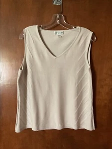 WOMENS V-NECK SLEEVELESS TOP - Picture 1 of 2