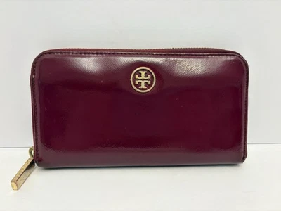 Cartera Tory Burch de charol magenta/frambuesa con cremallera alrededor LEER Foto 1 de 4