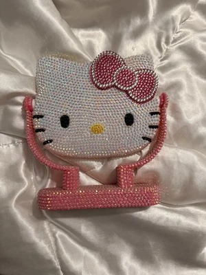 Espejo de maquillaje con espejo Bedazzled Hello Kitty Foto 1 de 2