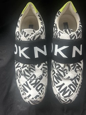 NUEVO DKNY Mujer Parte Superior Baja Sin Cordones Moda Tenis Blanco/Negro Marli EE. UU. 10M Foto 1 de 4