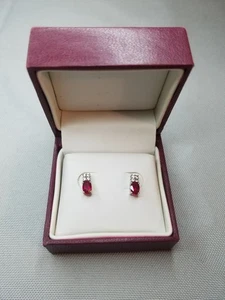 Pendientes de plata de ley 925 con diamantes Helzberg - Imagen 1 de 3