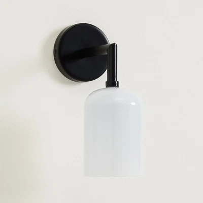 Aplique individual Pottery Barn Amelie Shade de vidrio de leche en luz negra mate NUEVO Foto 1 de 4