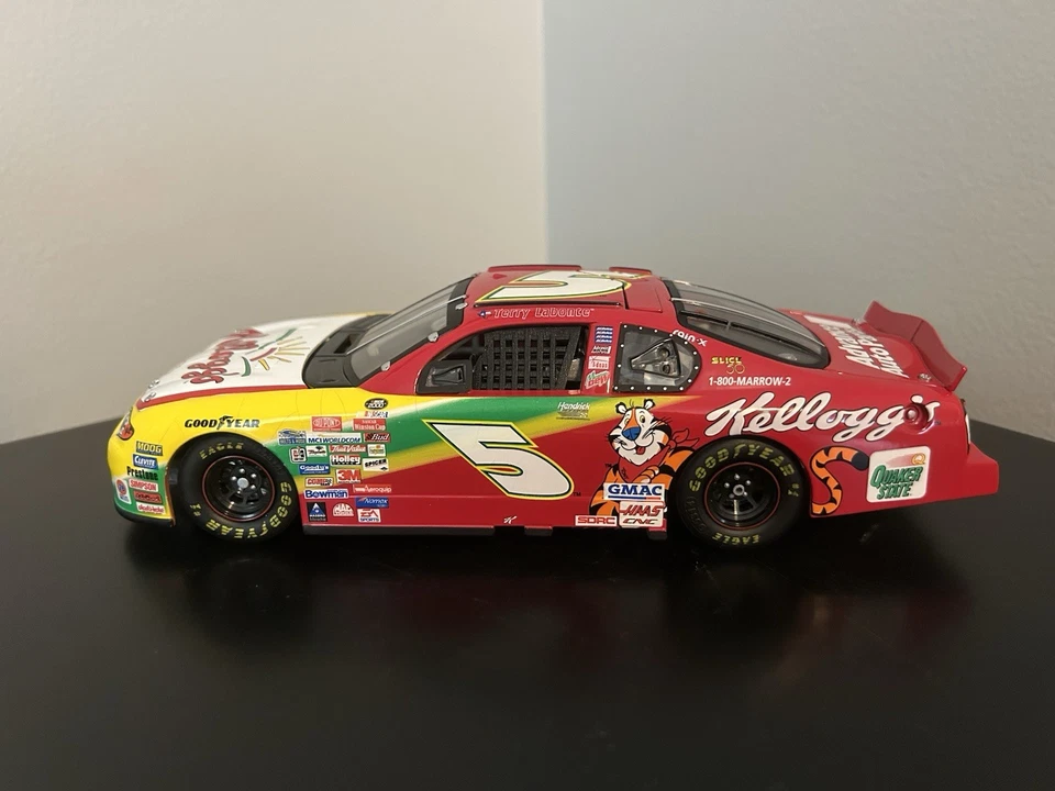 Литая модель NASCAR Team Caliber Terry Labonte No5 масштаб 1:24 Kellogg's 2000 - Изображение 1 из 4