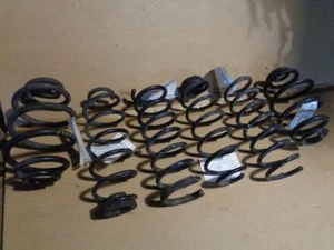 Resorte bobina trasero MERCEDES SLK 05 06 07 08 09 10 11 12 13 14 15 16 FABRICANTE DE EQUIPOS ORIGINALES - Imagen 1 de 1