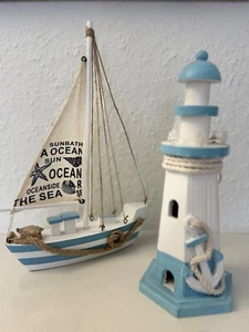 Deko Maritim Holz Segelschiff 32 cm mit Beleuchtung 13 LED Shabby Segelboot Meer - Bild 1 von 3