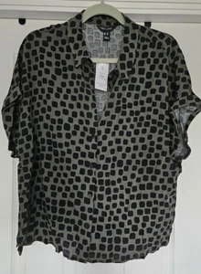 New Look Ladies Cap sleeved Blouse - Green with Black splodges - Size 18 - BNWT - Picture 1 of 8