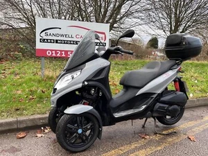 2020 70 REG PIAGGIO MP3 300 SPORT HPE + FULL SERVICE HISTORY + 1 OWNER + - Picture 1 of 17