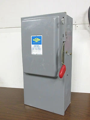 * Interruptor de seguridad de alta resistencia ZINSCO 100A, 2P Cat# HD1032SN 240V... DS-716 Foto 1 de 4