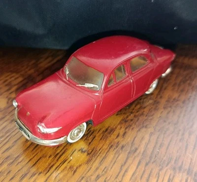 Véritable NOREV France des 70's - Panhard 17 au 1/43eme - Plastique Lestée  - Photo 1/4