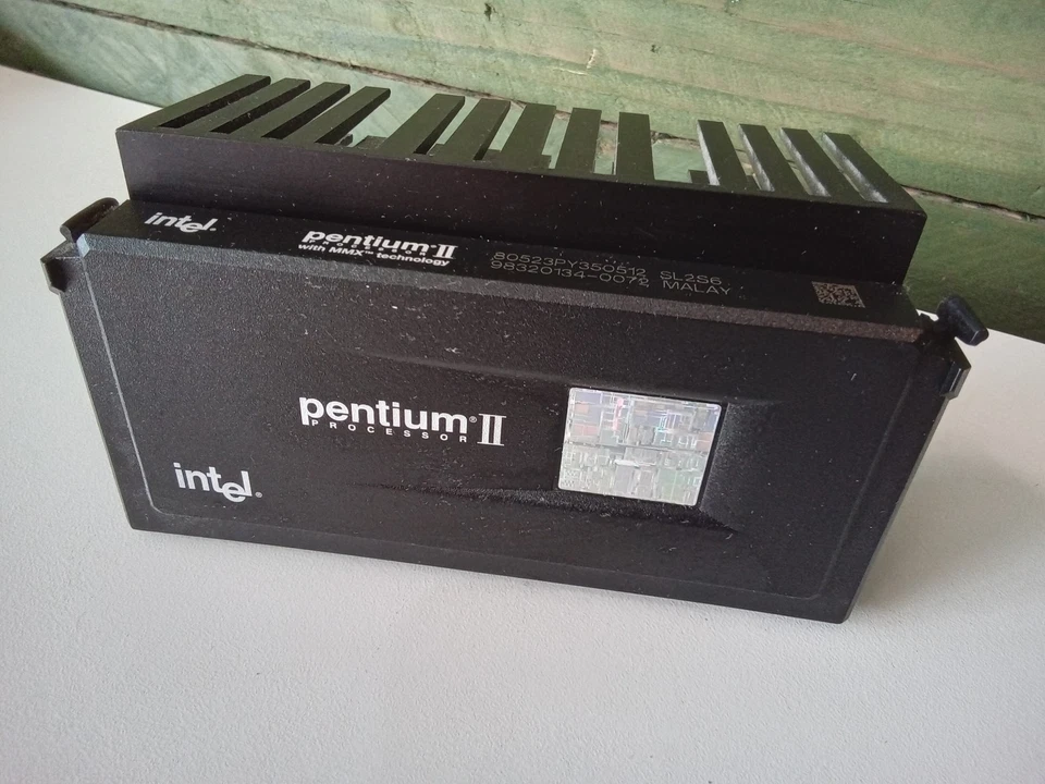 intel Pentium II 350 MHz slot 1 CPU SL2S6 - 80523PY350512 - Image 1 of 1