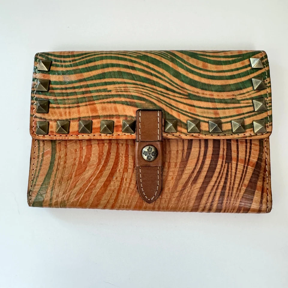 Cartera Patricia Nash para mujer triple pliegue cuero italiano ondulado tachonado boho marrón Foto 1 de 4