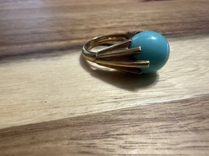 VTG 70's Avon COLOR FLING Turquoise Color Lucite Ball Ring Size 6.5 Adjustable - Picture 1 of 9