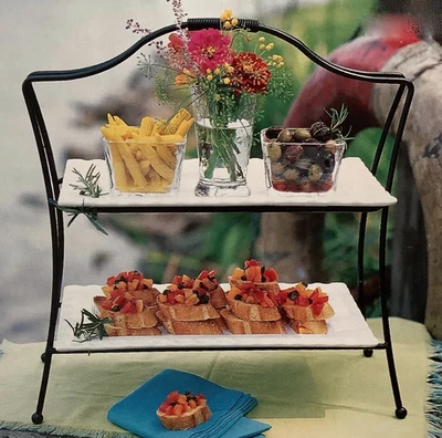 Southern Living at Home Red Mountain Iron soporte de servicio de 2 niveles Foto 1 de 2