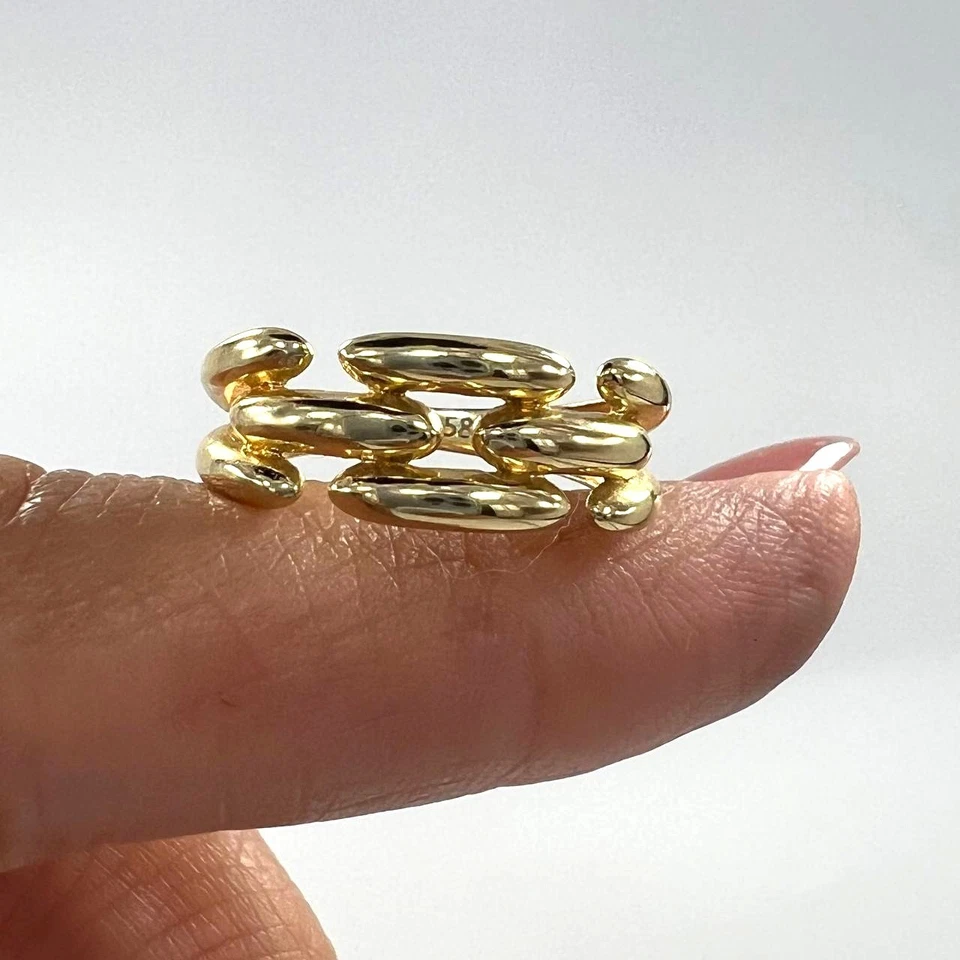 Stylish 14K yellow gold ring with a beautiful and elegant design size 7 - Image 1 of 4