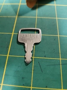 1 New Old Stock Genuine OEM Yamaha Marine Key #461 - Picture 1 of 2