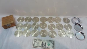 Scheiben für Fleischwolf Gr. 0-20 mit Metallhalter und Holzkoffer - Bild 1 von 4