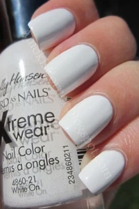 SALLY HANSEN Hard as Nails Xtreme Wear WHITE ON 139 - Picture 1 of 1
