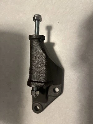 Кронштейн генератора переменного тока 70–77 Datsun 240Z 260Z 280Z - Изображение 1 из 2