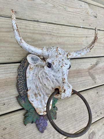 Cast Iron, Metal, Handle Gate Barn Gate. Bull. Weight 8 Pounds 12”x10” Cover