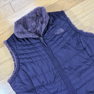 The North Face Mossbud Swirl Vest Womens Sz M Purple Reversible Quilted Puffer - Image 1 of 4