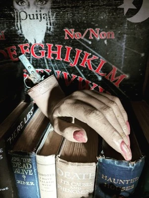 Maniquí Mujer Antiguo Mano - Espeluznante Antiguo Mano de Bruja Halloween Decoración Extraña Foto 1 de 4