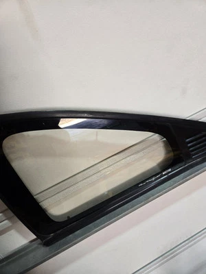 丰田Mr2车窗  — 第 1/4 张图片