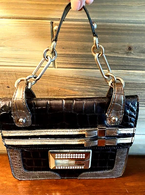 Guess Bolso de Mano Cartera Negro Marrón y Tostado Charol Imitación Caimán Foto 1 de 4