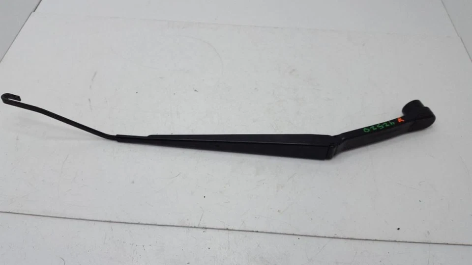 Рычаг стеклоочистителя правосторонний для пассажира 2013 2014 2015 2016 2017 Scion FR-S - Изображение 1 из 4