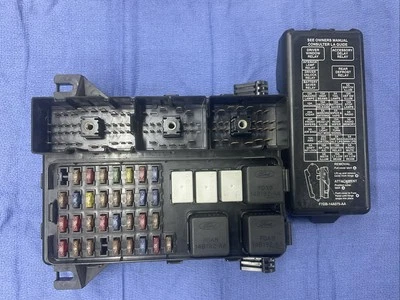 F7DB-14B205-AB Ford Taurus or Sable 1997 Cabin Fuse Box Assembly Tested Oem - Image 1 of 4