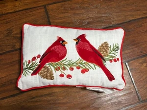 Christmas/Holiday Retangle pillow Cardinal birds - Picture 1 of 7