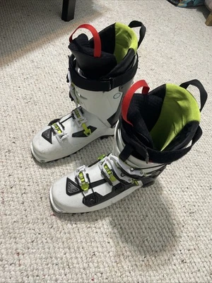 DYNAFIT Beast CARBON Men's Alpine Touring AT Ski Boots 27.5 Backcountry - Image 1 of 4
