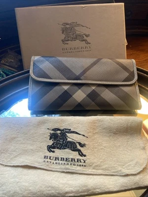 cartera burberry auténtica Foto 1 de 4
