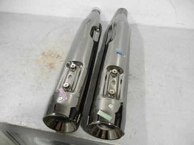 Juego de silenciadores Harley Davidson CVO 2023 Road Glide cromo quemado, usado 64901339 Foto 1 de 4