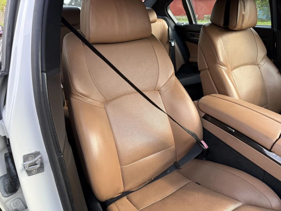 Cinturón de seguridad delantero derecho BMW 750i 2009-2012 marrón del lado del pasajero Foto 1 de 4