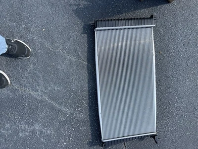 Radiador de aluminio motor Ford F-150 5,43 V Foto 1 de 4