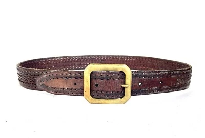 Cinto de couro marrom escuro vintage dos anos 70 com amarração em relevo tamanho 32 34 década de 1970 - Imagem 1 de 4