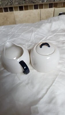 White And Blue Ceramic Sugar With Lid  & Creamer Set. - Image 1 of 4
