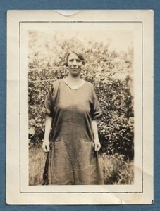 Vintage c1920 Snapshot Photo Mrs Annie Russell West Andover NH - Picture 1 of 3
