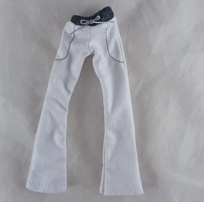 Muñeca Bratz 2008 MGA Passion For Fashion Destiny pantalones blancos ropa  Foto 1 de 3