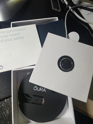 Oura Ring Gen3 Heritage Silver Size 7 –Used – Works Perfectly –Original Box - Image 1 of 4