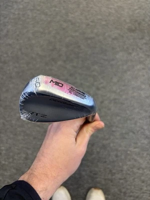 Cleveland RTZ 50 Degree Wedge. Men’s Right Hand. Wedge Flex + Free Balls - Image 1 of 4