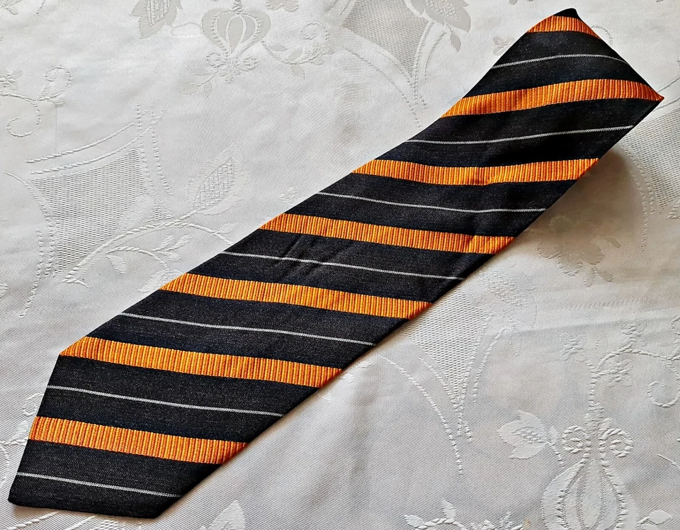 GENTS VINTAGE AUTHENTIC FRANCE FIL A FIL STRIPED ART SILK MEN'S NECK TIE - Image 1 of 4