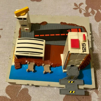 Micro Mcachines vintage raro viaggio città scalo navale - Immagine 1 di 2