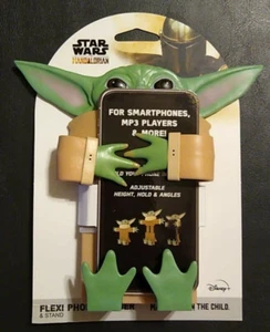 🔥 Baby Yoda - The Child Mandalorian - Flexi Phone Holder & Stand NEW! - Picture 1 of 2