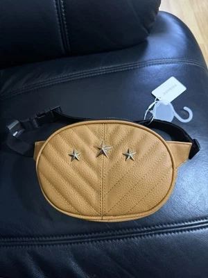 Primark Mustard Quilted Belt Bag with Gold Star Detail – Brand New with Tags - Image 1 of 4