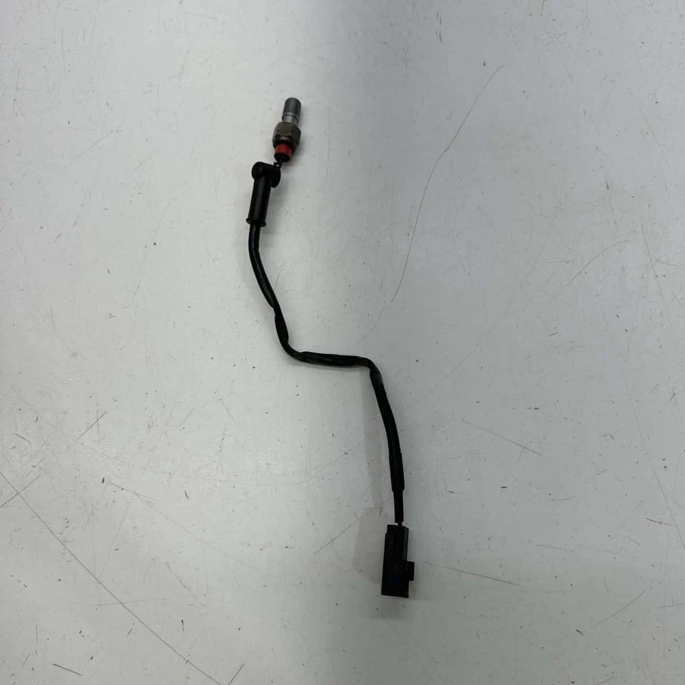 Interruptor de freno - 2023 Can-Am Commander Max XT 1000R Foto 1 de 4