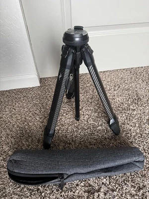 Peak Design Carbon Fiber Travel Tripod TTCB5150CF1 - Image 1 of 4